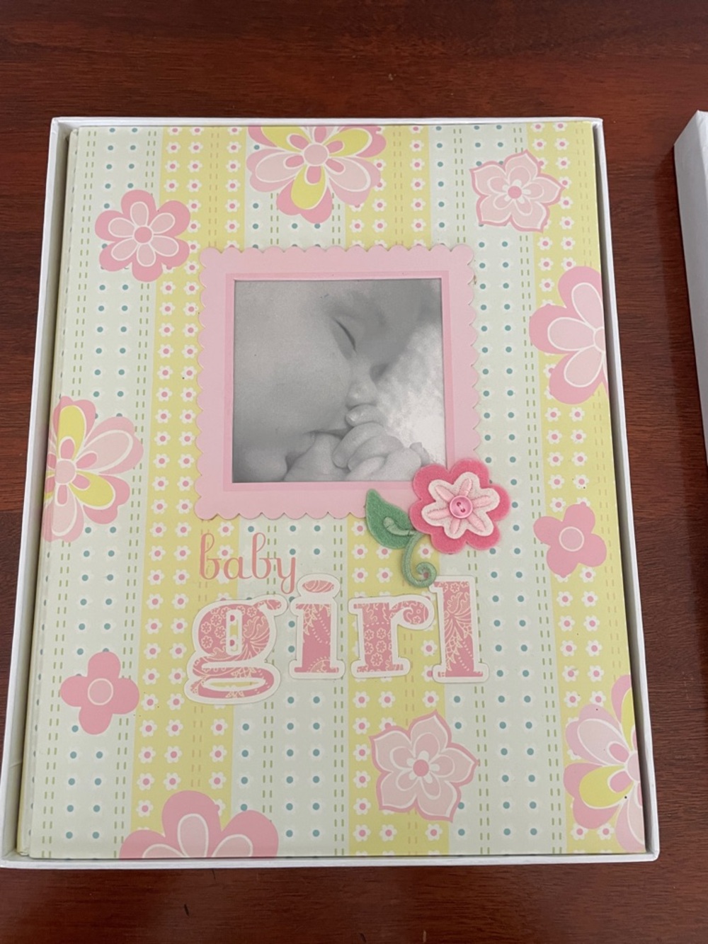 Gibson White Lulu Memory Book